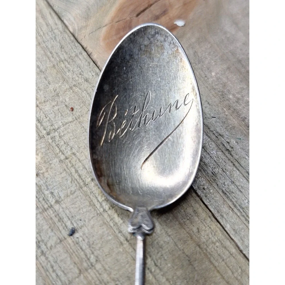 Vintage‎ Bethune France Souvenir Collector Spoon Engraved Crest Mural Crown